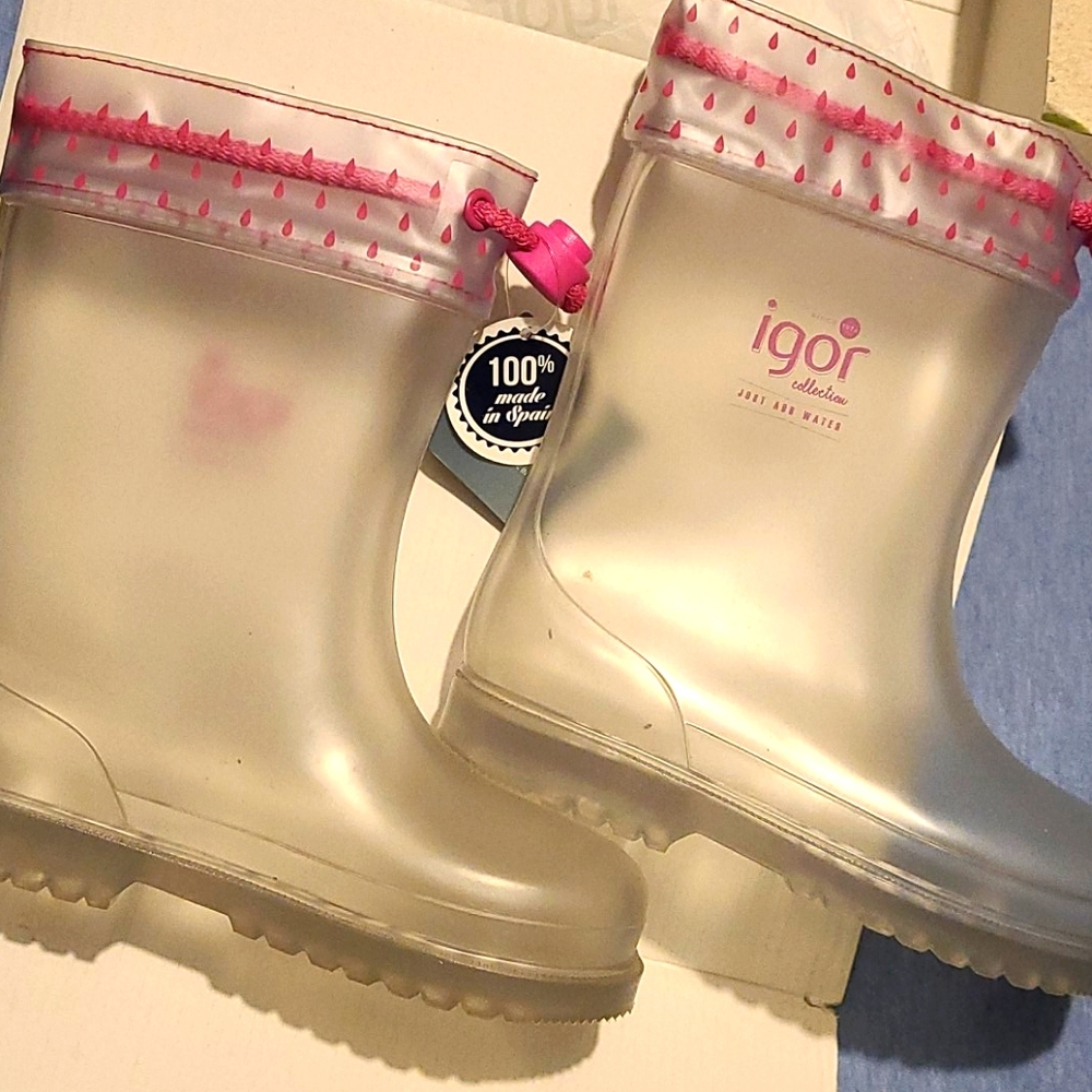 Water boots